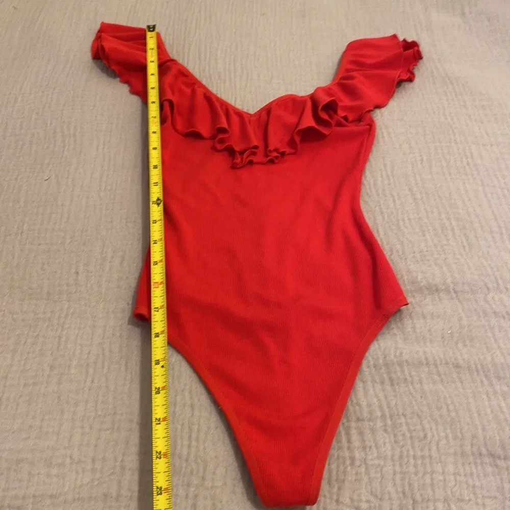 Wilfred Aritzia Red Ruffled Kids Bodysuit. Size XXS